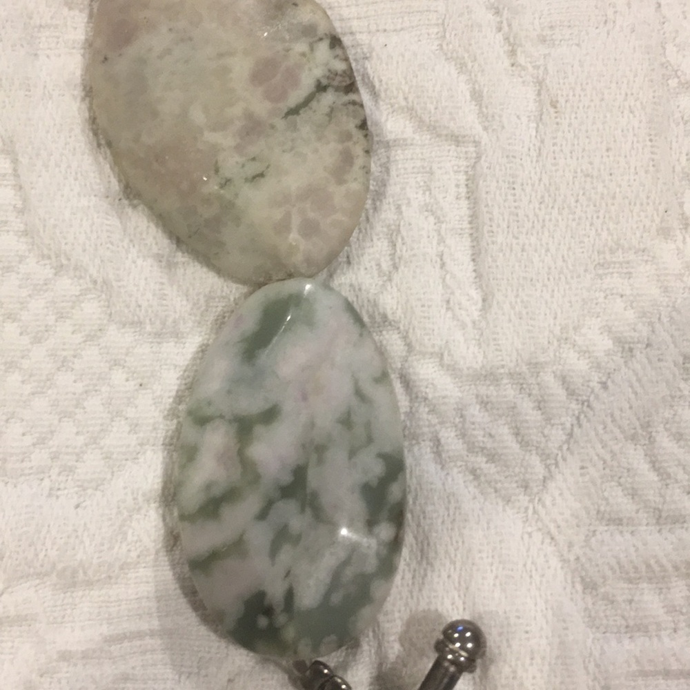 Stone necklace - Picture 3 of 3